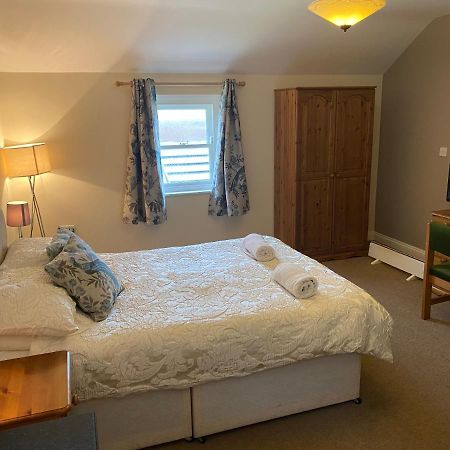 The Duke Of Edinburgh Inn Newgale Exteriör bild