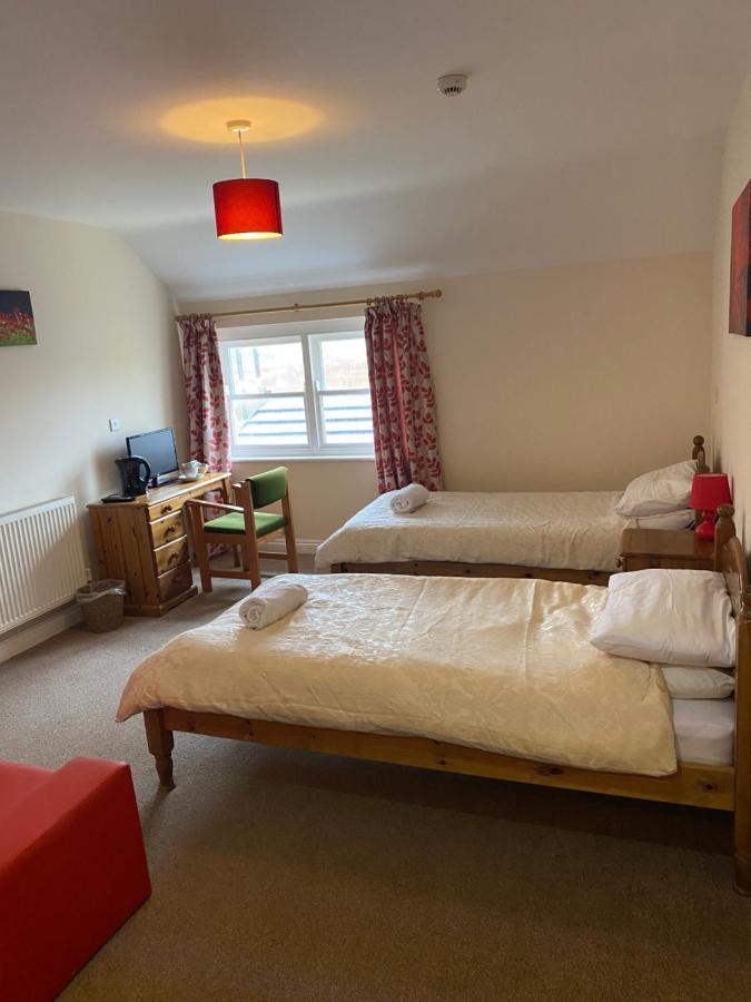 The Duke Of Edinburgh Inn Newgale Exteriör bild