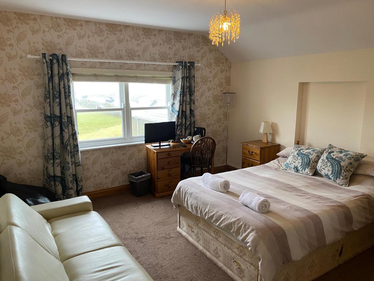 The Duke Of Edinburgh Inn Newgale Exteriör bild