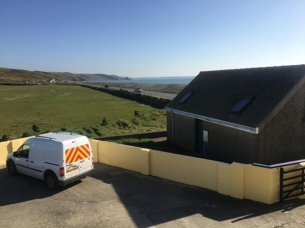 The Duke Of Edinburgh Inn Newgale Exteriör bild